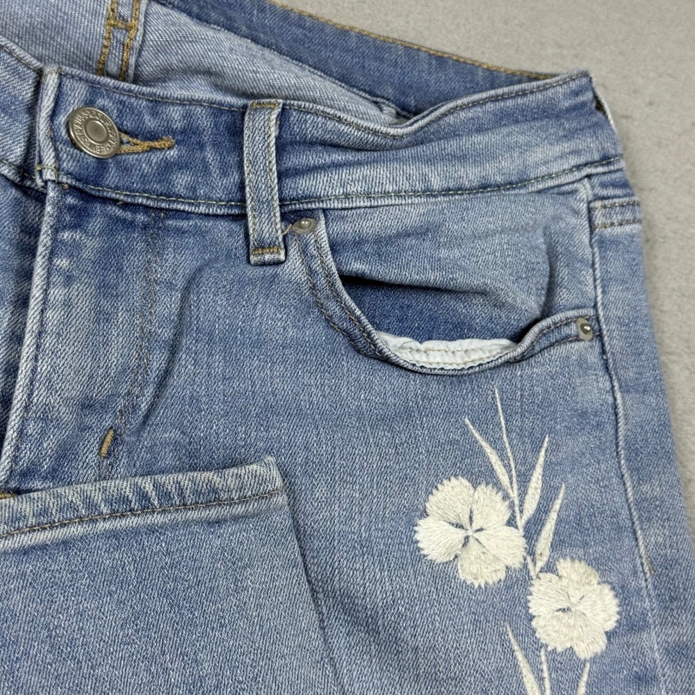 Levis 711 Skinny Jeans Light Wash Floral Embroidered Denim Womens 28x30
